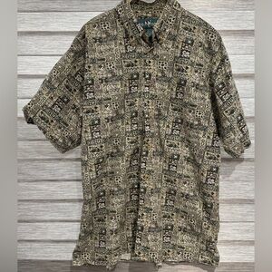 Big Dogs Short Sleeve Button Down Shirt Size S/ M Hawaiian all over print
